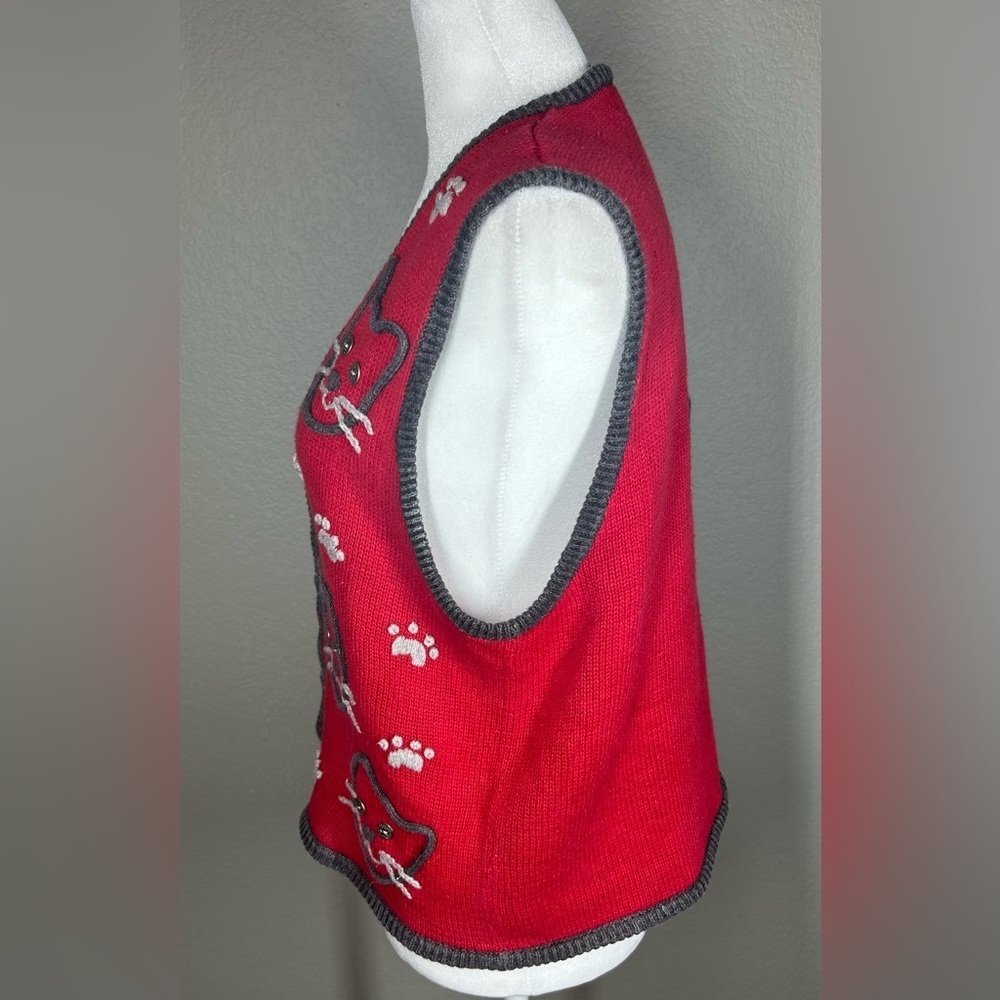 VINTAGE Timberlea Cat Embroidered Sweater Vest Red Gray Button Front Size Small - Picture 3 of 9
